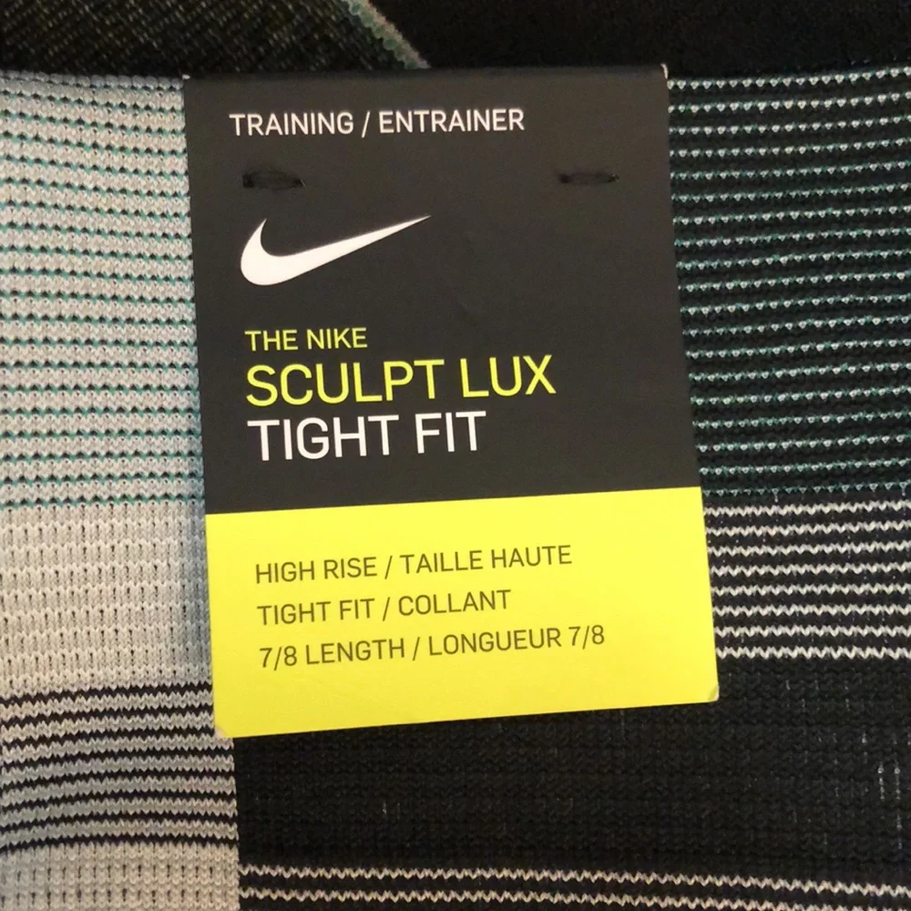 WOMEN'S NIKE SCULPT ICON CLASH CROP RUNNING TIGHTS